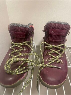 Columbia Women’s Burgundy Waterproof Lace-Up Winter Boots
